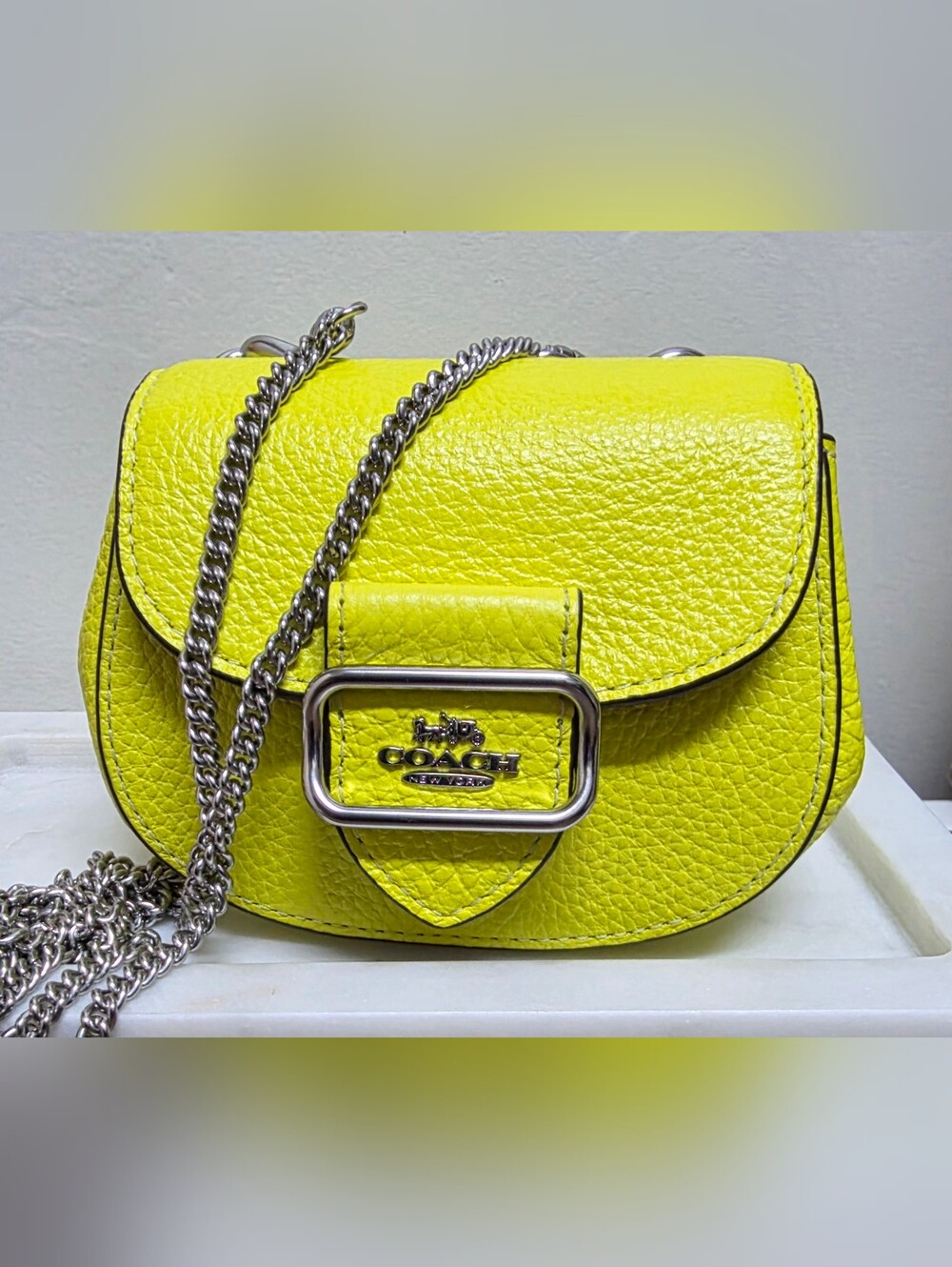 Coach Morgan Card Case Neon Yellow Pebbled Leather Micro Crossbody w/COI EUC